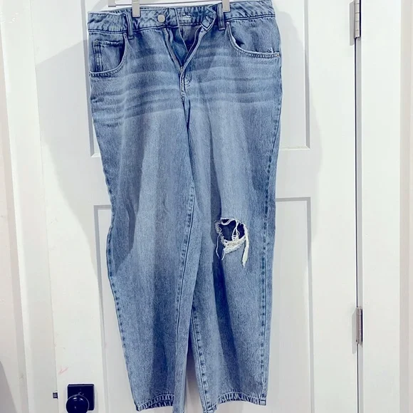 Low Rise Straight Jeans - Picture 1 of 2